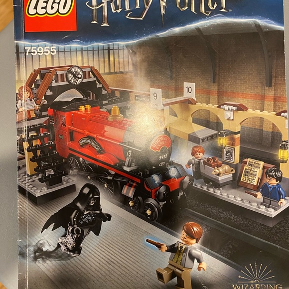 LEGO Set 75955 Harry Potter Red Hogwarts Express Set - Picture 6 of 10
